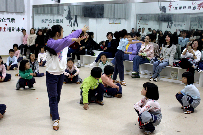 相约春日  共育未来——知源学校二、三年级家长开放日活动圆满落幕