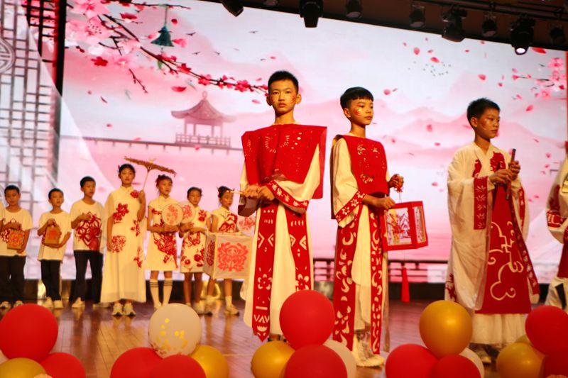 “社”彩缤纷，“团”聚梦想 ——知源学校小学部社团成果展精彩绽放