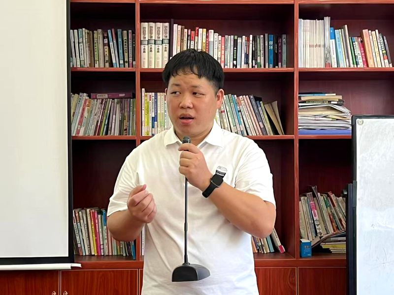 求知不辍，笃行致远 ——知源学校举行2025年暑假教师培训
