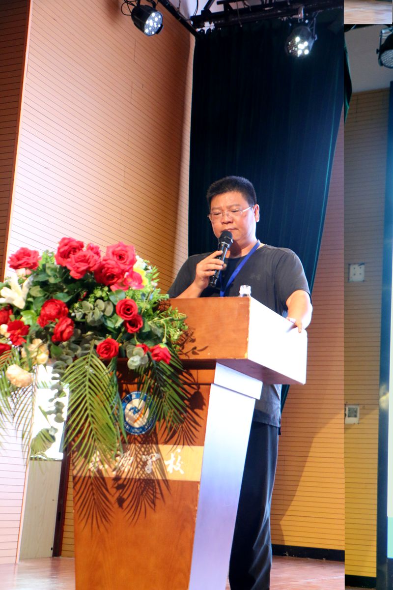 筑牢青春防线，书写君子风度 ——知源学校初中部举行全体男生行为规范与品格养成专题讲座