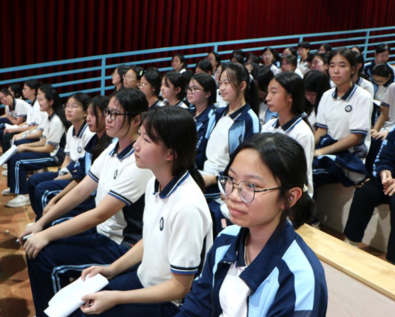 爱自己，是一生浪漫的开始——知源学校开展女生心理健康教育专题讲座