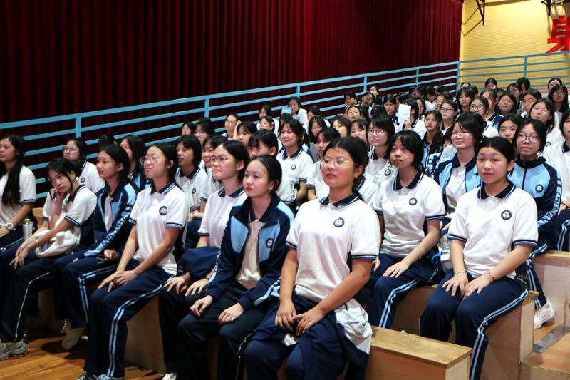 爱自己，是一生浪漫的开始——知源学校开展女生心理健康教育专题讲座