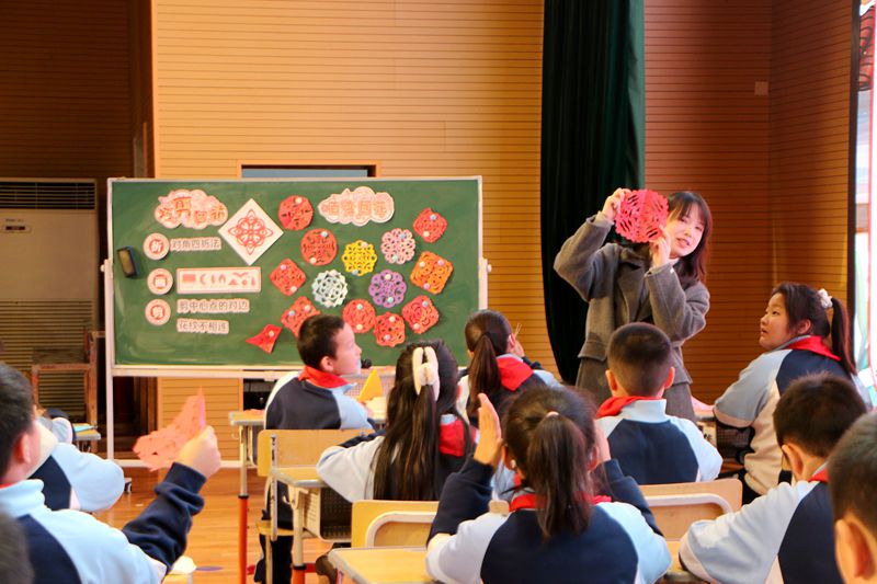 深化教学实践,彰显学科特色 ——知源学校小学部举行第九届“知源杯”教学竞赛决赛(语文 艺体科)