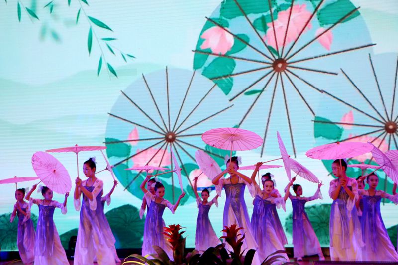 骏马迎春展新卷  弦歌廿载续华章 ——知源学校2026年元旦文艺汇演精彩落幕