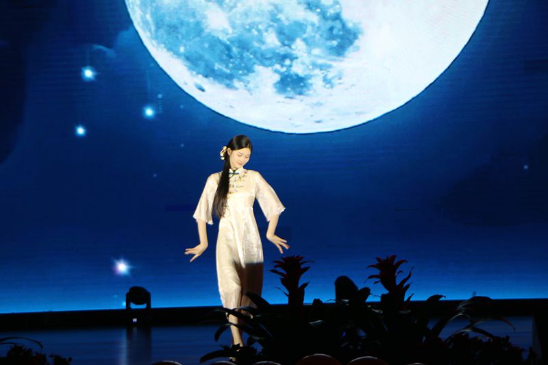 骏马迎春展新卷  弦歌廿载续华章 ——知源学校2026年元旦文艺汇演精彩落幕