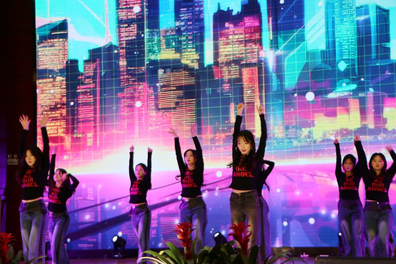 骏马迎春展新卷  弦歌廿载续华章 ——知源学校2026年元旦文艺汇演精彩落幕