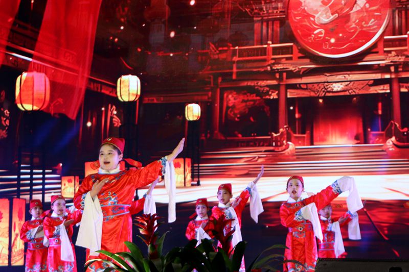 骏马迎春展新卷  弦歌廿载续华章 ——知源学校2026年元旦文艺汇演精彩落幕