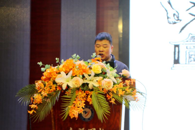 对话青山绿水守护者,问道智能时代驭浪人——知源学校开展“名家进校园”活动