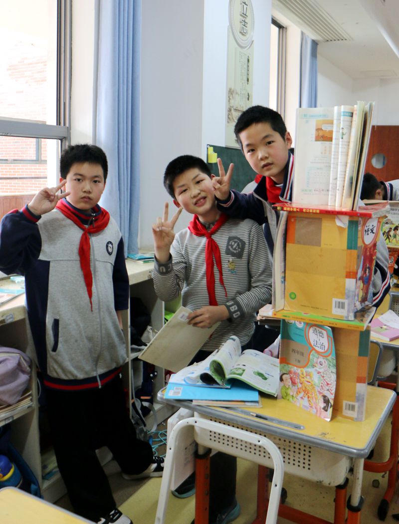 叠书趣无限，成长心相伴 ——知源学校开展“书本叠叠乐”心理健康团体辅导活动