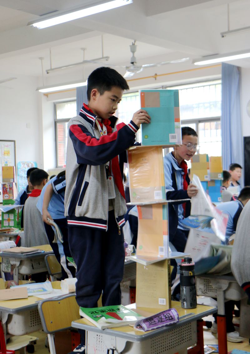 叠书趣无限，成长心相伴 ——知源学校开展“书本叠叠乐”心理健康团体辅导活动